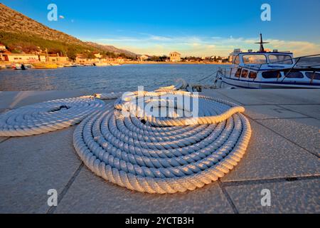 Boot Seil bei Sonnenuntergang Stockfoto