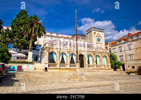 Hvar zentralen quadratischen Sehenswürdigkeiten ansehen, Dalmatien, Kroatien Stockfoto