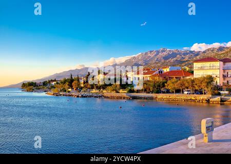 Starigrad Paklenica waterfront bei Sonnenuntergang Panoramaaussicht Stockfoto