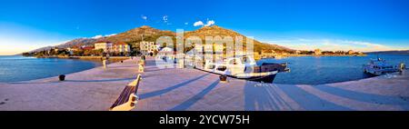 Starigrad Paklenica waterfront bei Sonnenuntergang Panoramaaussicht Stockfoto