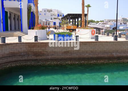 Aqaba in Jordanien – 17. Mai 2024: Boote im Hafen von Aqaba Stockfoto