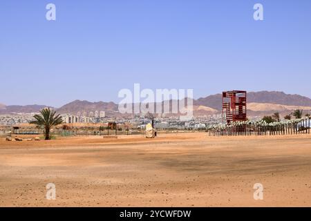 Eilat in Israel – 17. Mai 2024: Die Stadt vom Hafen am Golf von Aqaba aus gesehen Stockfoto