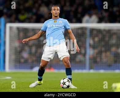 Manchester, Großbritannien. Oktober 2024. Nathan Ake von Manchester City während des UEFA Champions League-Spiels im Etihad Stadium in Manchester. Der Bildnachweis sollte lauten: Andrew Yates/Sportimage Credit: Sportimage Ltd/Alamy Live News Stockfoto