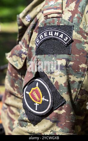 Chevron auf dem Ärmel Uniformen Offizier der russischen Spezialeinheiten Stockfoto