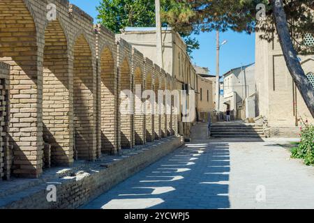 Lokale Straße in Buchara Stockfoto