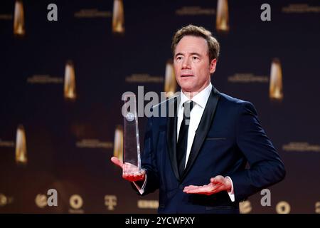 Schauspieler Michael Â Bully Herbig bei der Gala des Deutschen Fernsehpreises 2023 im Coloneum. Herbig ist Träger des Ehrenpreises der Stifter 2023. Wie im Oktober 2024 bekannt war, wird Michael Bully Herbig am 21. Dezember 2024 gemeinsam mit Stefan Raab auf dem Sender RTL zur besten Sendezeit die Live-Show Stefan und Bully gegen irgendson Schnulli moderieren. Köln, 28.09.2023 NRW Deutschland *** Schauspieler Michael Â Bully Herbig bei der Gala des Deutschen Fernsehpreises 2023 im Koloneum Herbig ist, wie im Oktober 2024 bekannt gegeben, Träger des Gründerhonorarpreises 2023, Michael Bully Herbig W Stockfoto