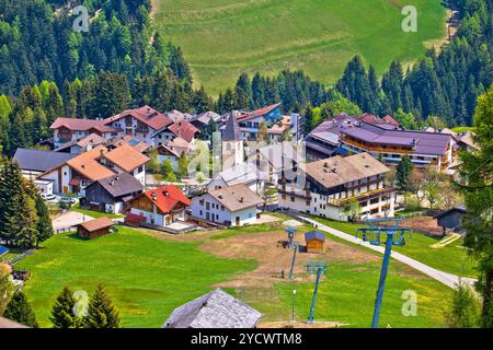 Alpendorf Antermoia im Val Badia Stockfoto