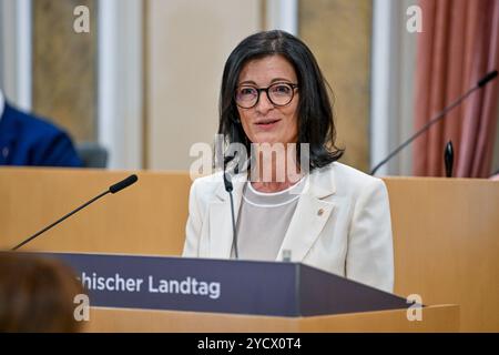 Linz, Österreich. Oktober 2024. LINZ, ÖSTERREICH - 24. OKTOBER: Margit Angerlehner (VP, Klubobfrau) waehrend der 29. Sitzung des Oberoesterreichischen Landtags im Landhaus Linz am 24. Oktober 2024 in Linz, Österreich.241024 SEPA 20 080 - 20241024 PD3894 Credit: APA-PictureDesk/Alamy Live News Stockfoto