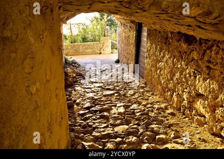 Stadt Vrbnik historischen Stein Straße Passage anzeigen Stockfoto