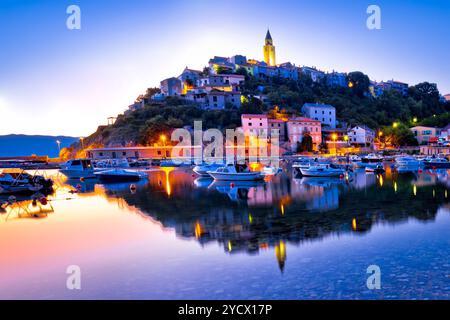 Stadt Vrbnik Hafenblick Morgenglut Stockfoto