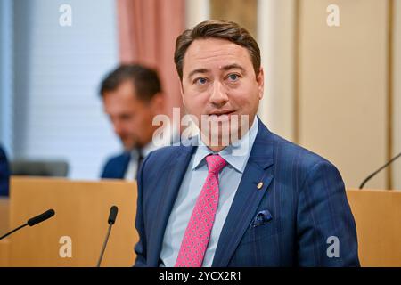 Linz, Österreich. Oktober 2024. LINZ, ÖSTERREICH - 24. OKTOBER: LH-STV. Manfred Haimbuchner (FP) waehrend der 29. Sitzung des Oberoesterreichischen Landtags im Landhaus Linz am 24. Oktober 2024 in Linz, Österreich.241024 SEPA 20 044 - 20241024 PD3980 Credit: APA-PictureDesk/Alamy Live News Stockfoto