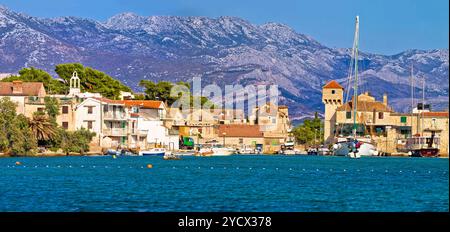 Kastel Gomilica waterfront Panoramaaussicht Stockfoto