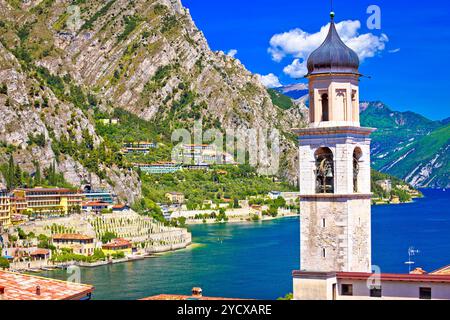 Limone sul Garda mit Blick aufs Wasser Stockfoto