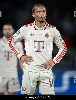 Barcelona, Spanien. Oktober 2024. Leroy Sane (FC Bayern München) wurde bei einem Spiel der UEFA Champions League zwischen dem FC Barcelona und dem FC Bayern München bei Estadi Olimpic LluÌs Companys gesehen. Endergebnis: FC Barcelona 4 - Bayern München 1. Quelle: SOPA Images Limited/Alamy Live News Stockfoto