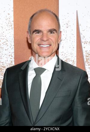 Los Angeles, ca. 23. Oktober 2024. Michael Kelly bei der Premiere der Paramount Original Series „Lioness“ Staffel 2 im Linwood Dunn Theater am 23. Oktober 2024 in Los Angeles, Kalifornien. Quelle: Faye Sadou/Media Punch/Alamy Live News Stockfoto