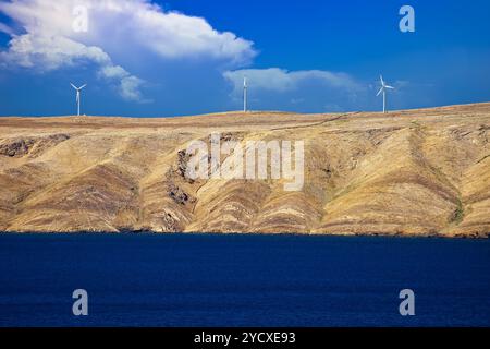 Stein Wüste Insel Pag Windkraftanlagen anzeigen Stockfoto