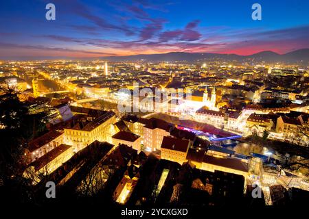 Graz Antenne Nacht Blick vom Schlossberg Stockfoto