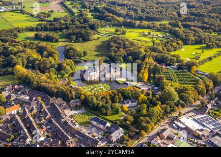 Luftbild, Schloss Wasserburg Anholt mit Schlosspark und Barockgarten, herbstliche Bäume, Anholt, Isselburg, Niederrhein, Nordrhein-Westfalen, Deutschland ACHTUNGxMINDESTHONORARx60xEURO *** Luftaufnahme, Schloss Wasserburg Anholt mit Schlosspark und Barockgarten, Herbstbäume, Anholt, Isselburg, Niederrhein, Nordrhein-Westfalen, Deutschland ATTENTIONxMINDESTHONORARx60xEURO Stockfoto