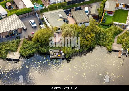 Luftbild, Haffensche Landwehr, Campingplatz und Campinghäuser im Bonekamp, Bootssteg Freizeitanlage Sitzgruppe, Mehrhoog, Hamminkeln, Niederrhein, Nordrhein-Westfalen, Deutschland ACHTUNGxMINDESTHONORARx60xEURO *** Luftsicht, Haffensche Landwehr, Campingplatz und Campingplätze im Bonekamp, Bootsanleger Freizeitanlage Sitzecke, Mehrhoog, Hamminkeln, Niederrhein, Nordrhein-Westfalen, Deutschland ATTENTIONxMINDESTHONORARx60xEURO Stockfoto