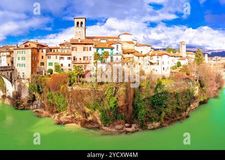 Cividale del Friuli Devil's Bridge und Natisone River Canyon Panoramaaussicht Stockfoto