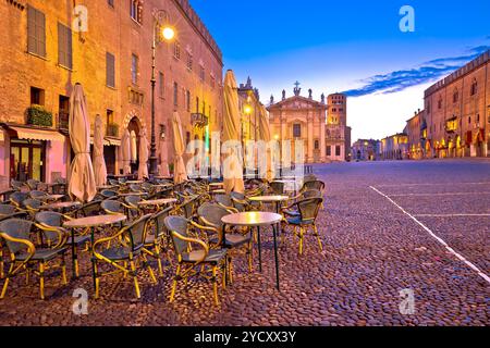 Mantova Stadt Piazza Sordello Abend anzeigen Stockfoto