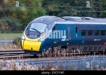 Avanti Pendolino Kippzug. Stockfoto