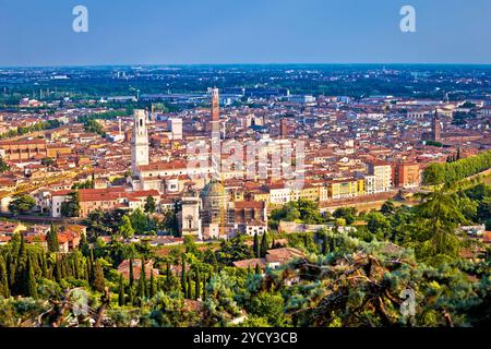 Stadt Verona Altstadt und Fluss Etsch Antenne Panoramaaussicht Stockfoto