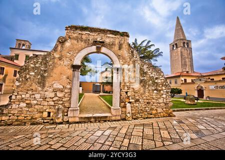 Alten steinernen Wahrzeichen von Porec, Stadt in der Region Istrien in Kroatien Stockfoto