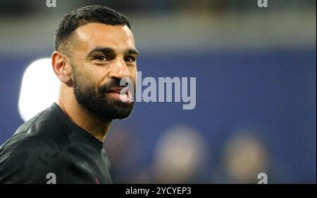 Leipzig, Deutschland. Oktober 2024. Der Liverpool-Spieler Mohamed Salah ist vor dem Fußball-Spiel der UEFA Champions League zwischen RB Leipzig und Liverpool FC im Red Bull Arena Stadion zu sehen. Quelle: Davide Elias / Alamy Live News Stockfoto