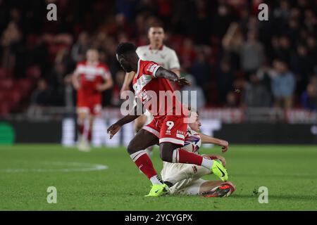 Middlesbrough's Emmanuel Latte Lath kämpft am 23. Oktober 2024 im Riverside Stadium in Middlesbrough gegen Harry Souttar im Sky Bet Championship-Spiel zwischen Middlesbrough und Sheffield United um Besitz. (Foto: Mark Fletcher | MI News) Credit: MI News & Sport /Alamy Live News Stockfoto