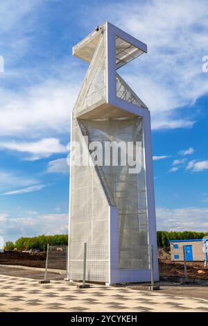 Samara, Russland - 16. Mai 2018: architektonische Installation in Form einer Zahl neben der Samara Arena Stockfoto