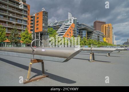 Stillgelegte Wippen, Wohngebäude, Bürohäuser, Tilla-Durieux-Park, Potsdamer Platz, Tiergarten, Mitte, Berlin, Deutschland Stockfoto