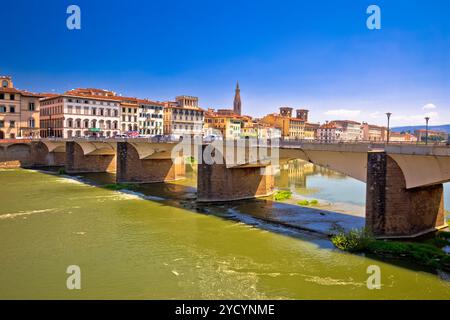 Blick auf den Fluss Arno von Florenz Stockfoto