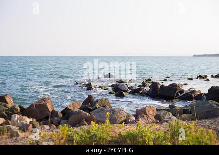 Steinerne Meer Küste von Bulgarien - Sonne, Meer, Strand Stockfoto