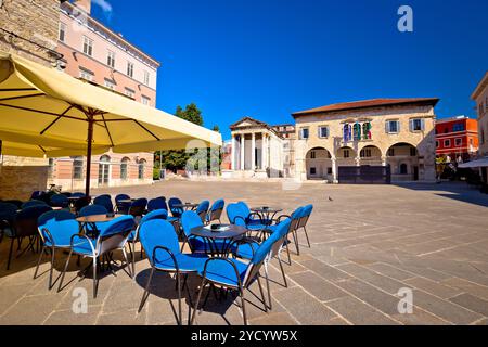 Blick auf den Platz Forum und den Tempel des Augustus in Pula Stockfoto