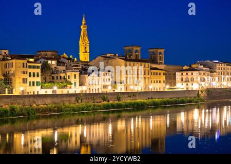 Arno River Uferpromenade in Florenz Abendblick Stockfoto