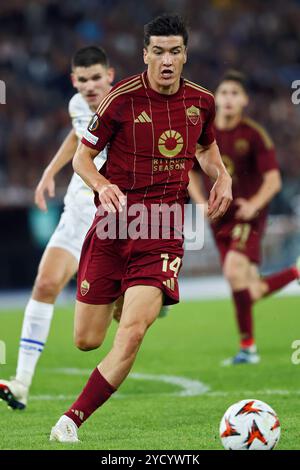 Rom, Italien. Oktober 2024. Eldor Shomurodov von Roma in Aktion während der UEFA Europa League, League-Phase, des Fußballspiels am 3. Spieltag zwischen AS Roma und Dynamo Kiew am 24. Oktober 2024 im Stadio Olimpico in Rom, Italien. Quelle: Federico Proietti / Alamy Live News Stockfoto