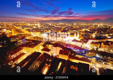 Graz Stadtbild am Abend farbenfrohe Aussicht aus der Luft Stockfoto