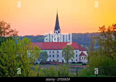 Greekcatholic Kathedrale in Krizevci Blick auf den Sonnenuntergang, Prigorje Region von Kroatien Stockfoto