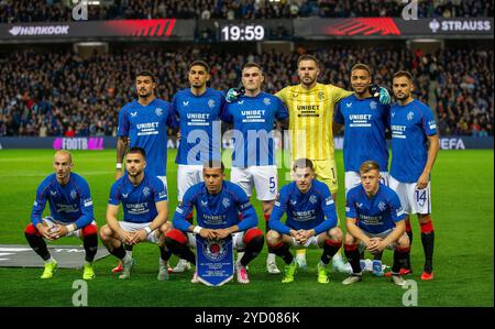 Ibrox Stadium, Glasgow, Großbritannien. Oktober 2024. UEFA Europa League Football, Rangers versus FCSB; Rangers Players Line Up Credit: Action Plus Sports/Alamy Live News Stockfoto