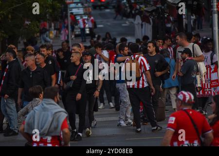 Bilbao, Spanien, 24. Oktober 2024: Athletic Club-Fans während des Vorschauspiels der UEFA Europa League zwischen Athletic Club und Slavia Praha am 24. Oktober 2024 in Bilbao, Spanien. Quelle: Alberto Brevers / Alamy Live News. Stockfoto