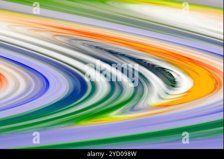 Auffällige Bänder mit satten Farben in einer schwungvollen Kurve, Lavaeffekt, mehrfarbiger Rasterhintergrund aus Foto, Flieder, Lila, Grün, Orange Stockfoto