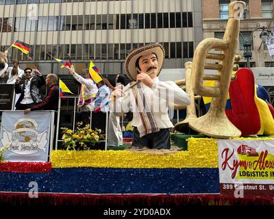 Columbia war 2024 bei der International Hispanic Day Parade auf der 5th Avenue in New York City gut vertreten. Stockfoto
