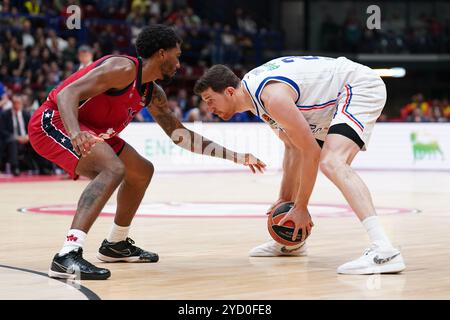 EA7 EMPORIO ARMANI MILANO vs. ANADOLU EFES ISTANBUL, NELLA FOTO ERCAN OSMANI (ANADOLU EFES ISTANBUL) während EA7 Emporio Armani Milano vs Anadolu Efes Istanbul, Basketball Euroleague Spiel in Mailand, Italien, 24. Oktober 2024 Stockfoto
