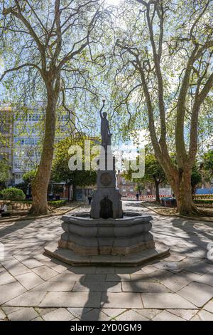 Fuente del Deseo auf dem Platz General Azcárraga, La Coruña, Galicien, Spanien Stockfoto