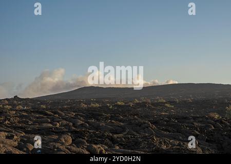 Trostlose trockene Landschaften am Hang des Vulkans Erta Ale in der Danakil-Depression Stockfoto