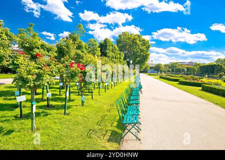 Blick auf den grünen Volksgarten von Wien Stockfoto