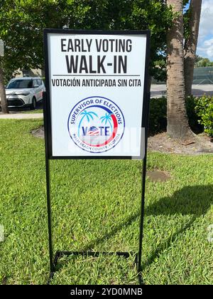 Frühe Wahl, Walk-in-Schild, Palm Beach County, FL. Präsidentschaftswahlen 2024, 22. Oktober 2024. Stockfoto