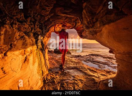 Positive Affirmation zu Weihnachten. Am Ende des Tunnels ist immer Licht Stockfoto