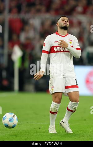 MÜNCHEN – 19. OKTOBER: Deniz Undav vom VFB Stuttgart reagiert beim Bundesliga-Spiel zwischen dem FC Bayern München und dem VfB Stuttgart am 19. Oktober 2024 in der Allianz Arena in München. © diebilderwelt / Alamy Stock Stockfoto